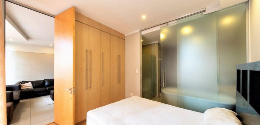 2 BEDROOM APARTMENT  FLAT FOR SALE IN SANDTON CENTRAL